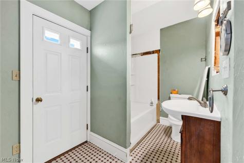 1559 Rosewood Avenue Lakewood OH 44107