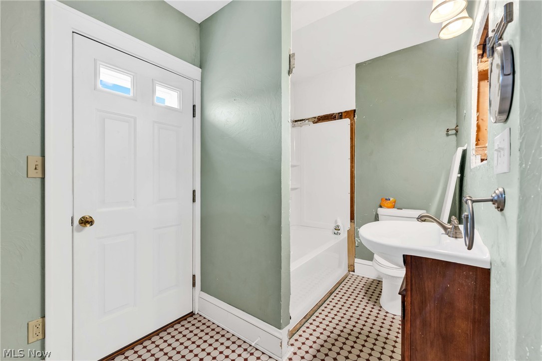 1559 Rosewood Avenue Lakewood OH 44107