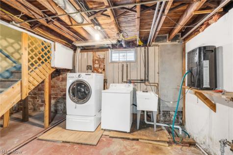 1559 Rosewood Avenue Lakewood OH 44107