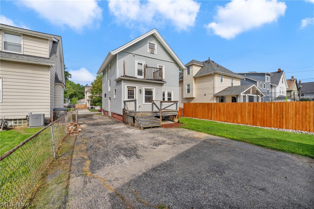 1559 Rosewood Avenue Lakewood OH 44107
