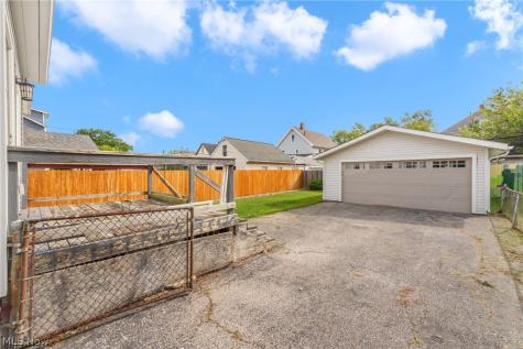 1559 Rosewood Avenue Lakewood OH 44107