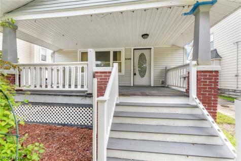 1559 Rosewood Avenue Lakewood OH 44107