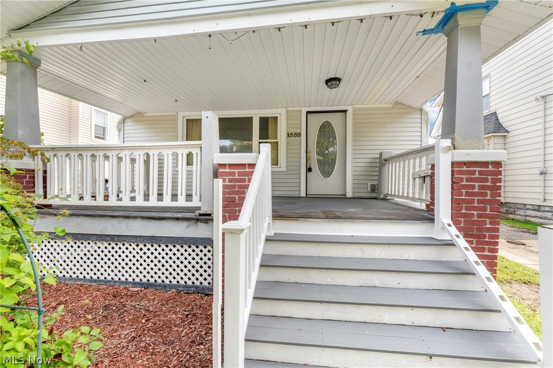 1559 Rosewood Avenue Lakewood OH 44107