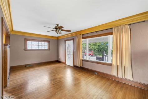 1559 Rosewood Avenue Lakewood OH 44107