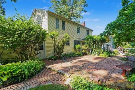 2692 Foxwood Drive Akron OH 44333