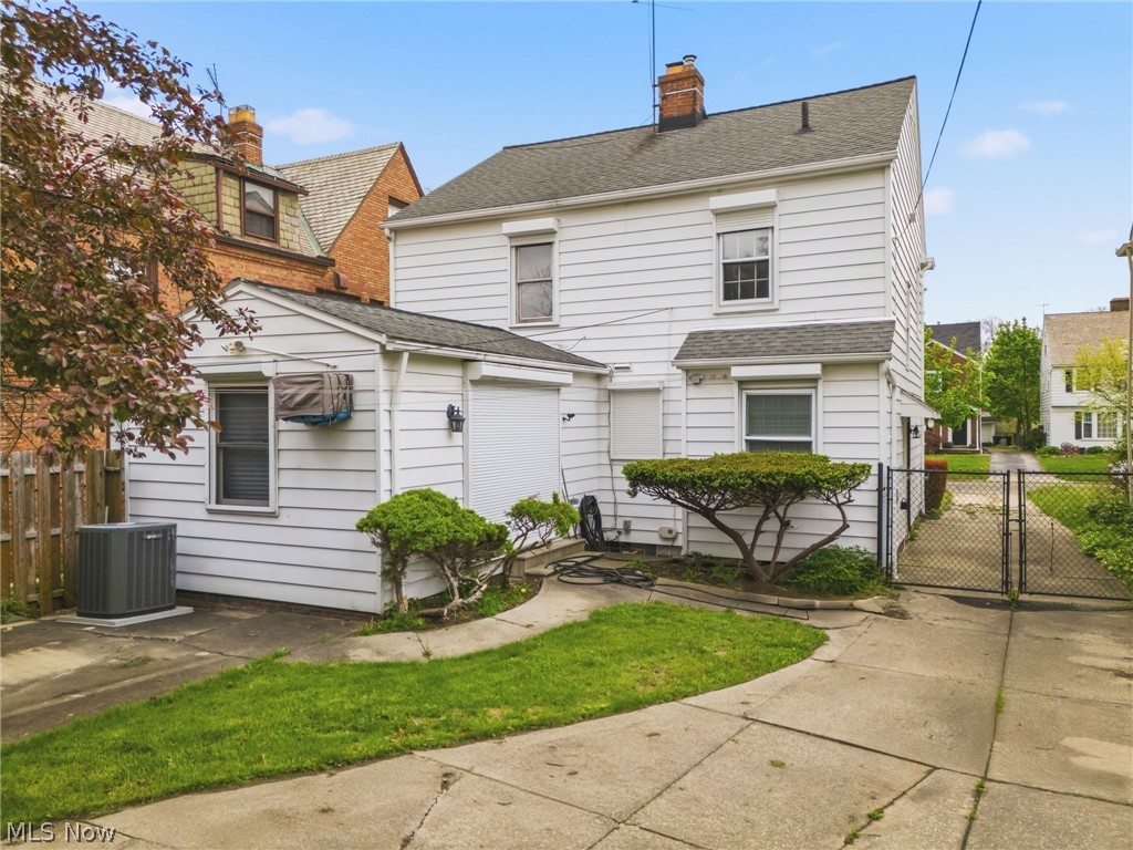 3722 Glencairn Road Shaker Heights OH 44122