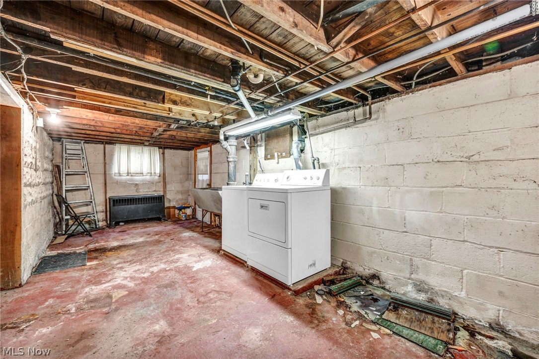 2131 Overland Avenue NE Warren OH 44483