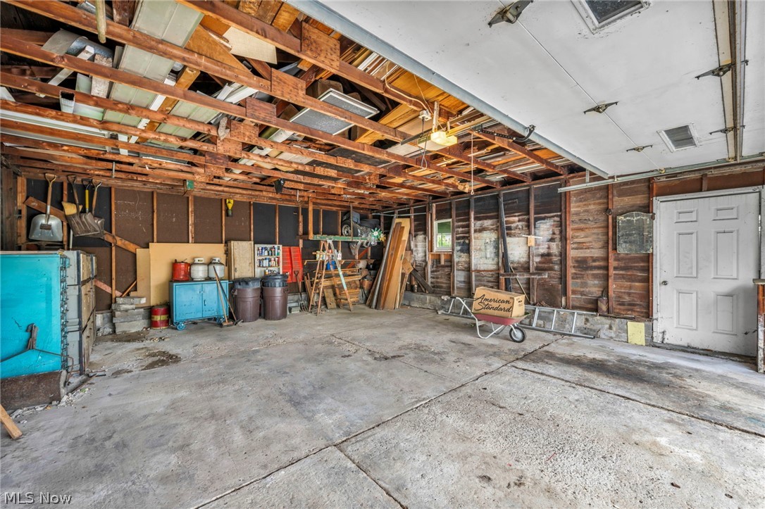 2131 Overland Avenue NE Warren OH 44483
