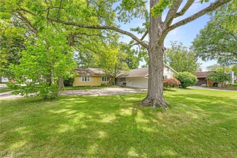 82 Barberry Drive Berea OH 44017