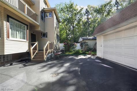 1066 Nela View Road Cleveland Heights OH 44112