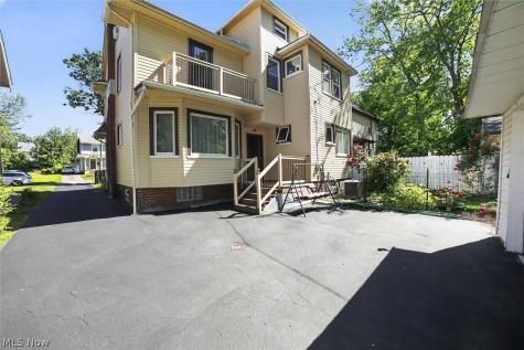 1066 Nela View Road Cleveland Heights OH 44112