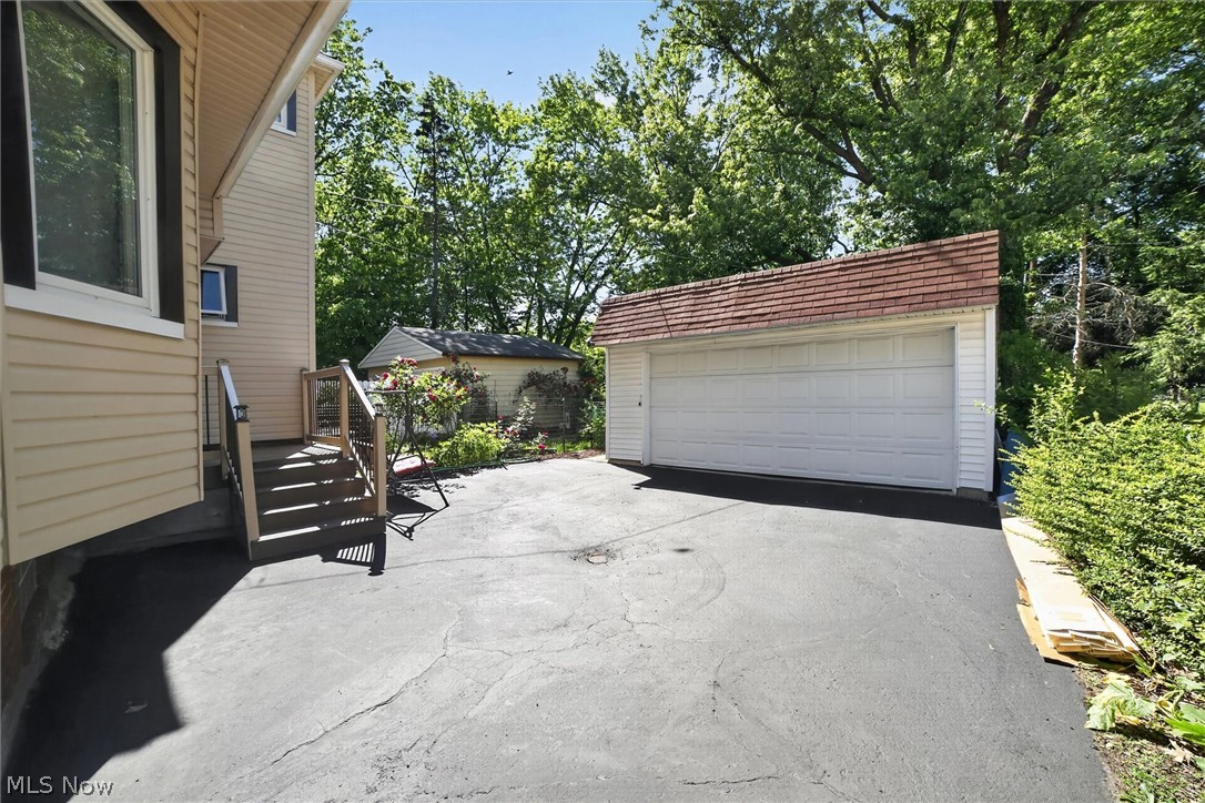 1066 Nela View Road Cleveland Heights OH 44112