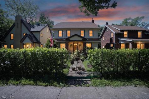 1066 Nela View Road Cleveland Heights OH 44112