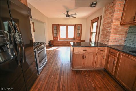 16805 Larchwood Avenue Cleveland OH 44135