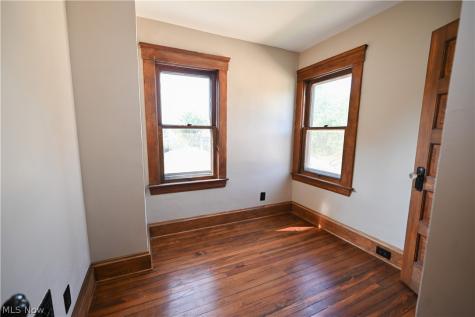 16805 Larchwood Avenue Cleveland OH 44135