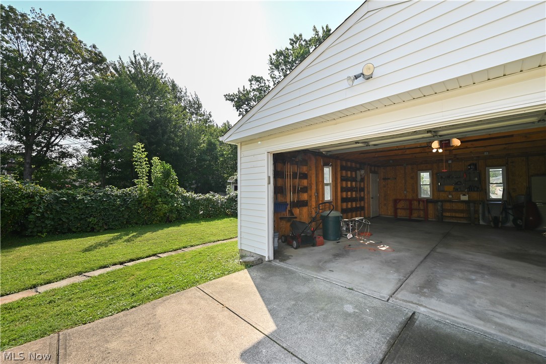 16805 Larchwood Avenue Cleveland OH 44135