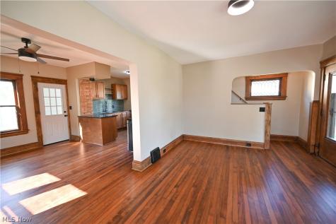 16805 Larchwood Avenue Cleveland OH 44135
