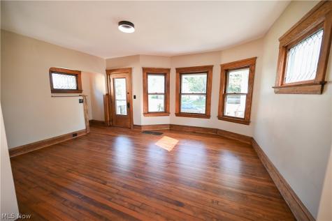 16805 Larchwood Avenue Cleveland OH 44135