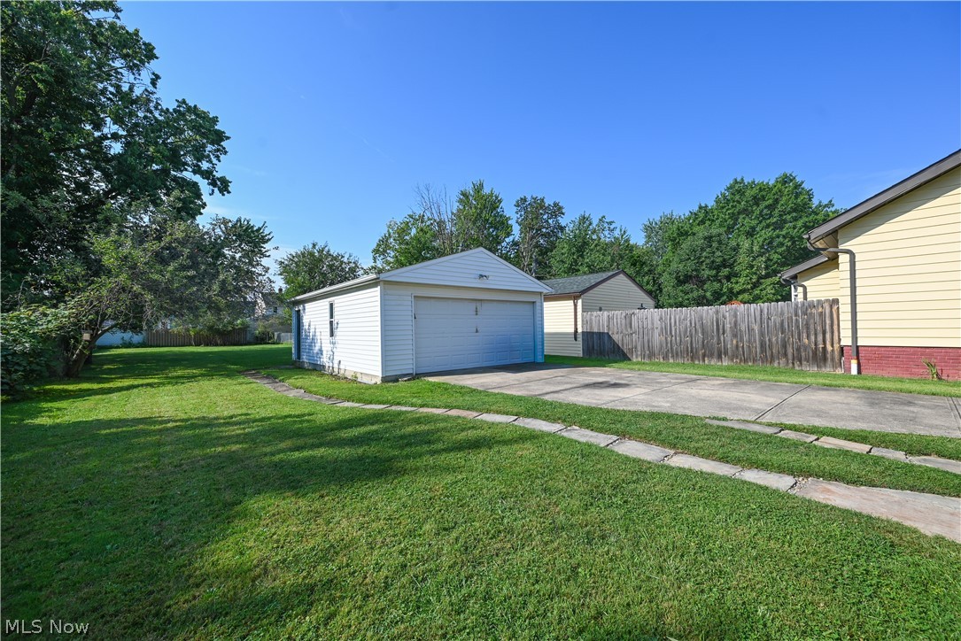 16805 Larchwood Avenue Cleveland OH 44135