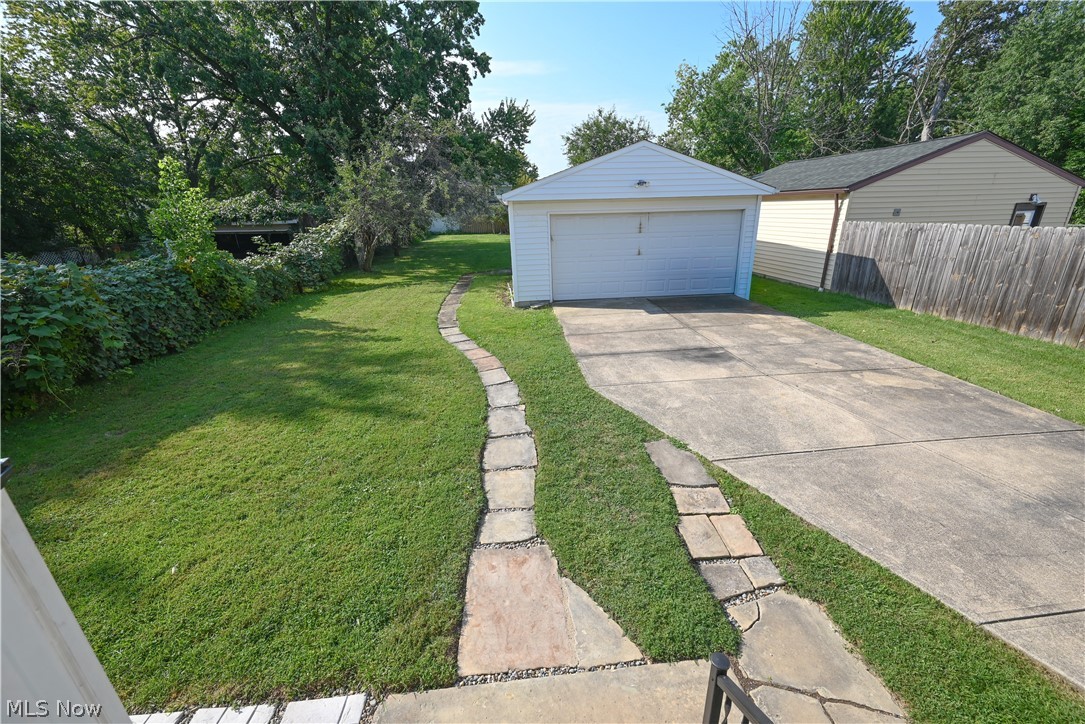 16805 Larchwood Avenue Cleveland OH 44135