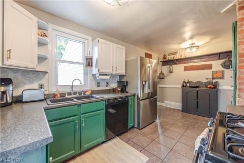 1156 Sunset Road Mayfield Heights OH 44124