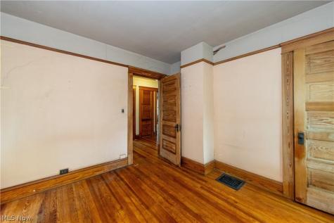 2212 Bellfield Avenue Cleveland Heights OH 44106
