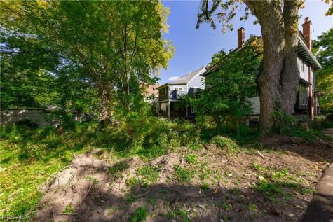 2212 Bellfield Avenue Cleveland Heights OH 44106