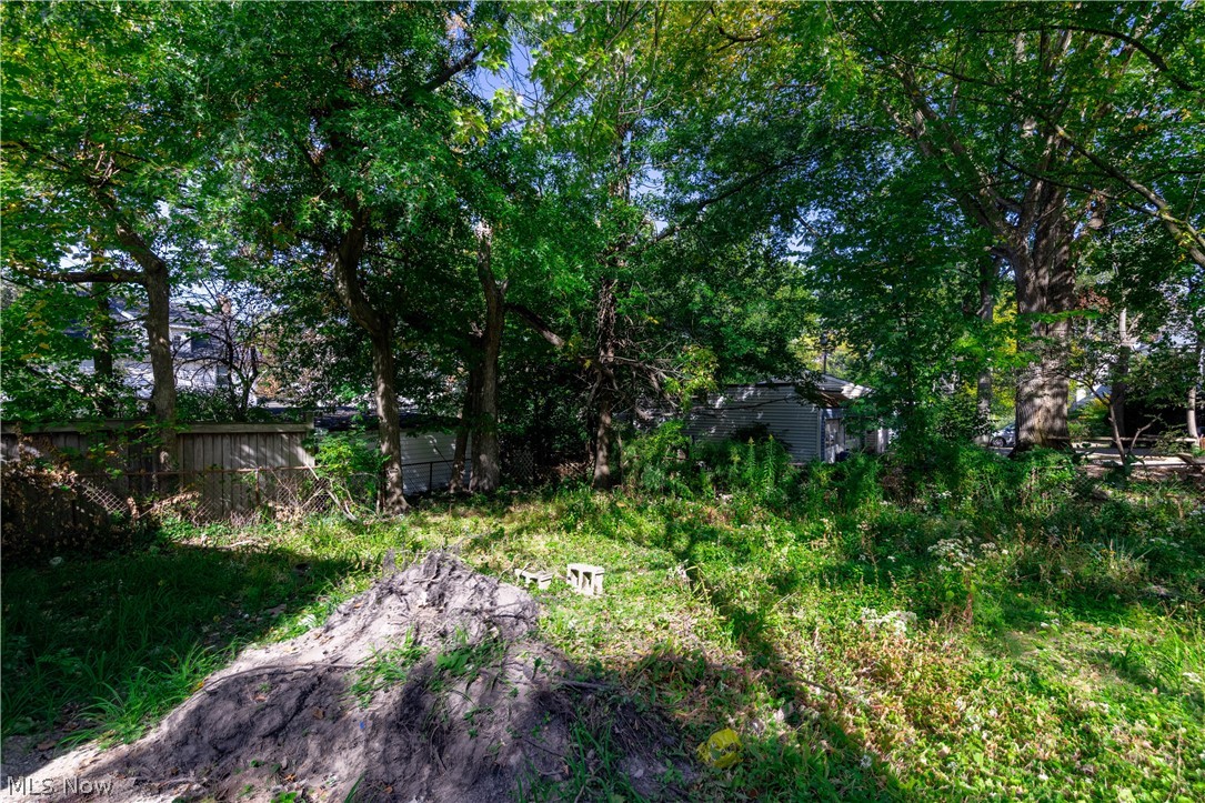 2212 Bellfield Avenue Cleveland Heights OH 44106