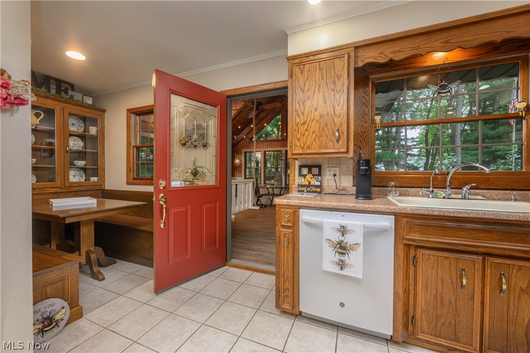 962 Shane Drive SW Sugarcreek OH 44681