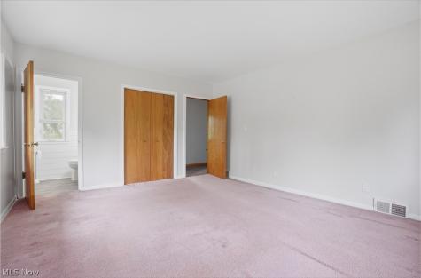 5912 Woodward Drive Akron OH 44319