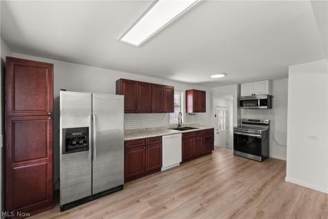 3323 Wales Avenue Parma OH 44134