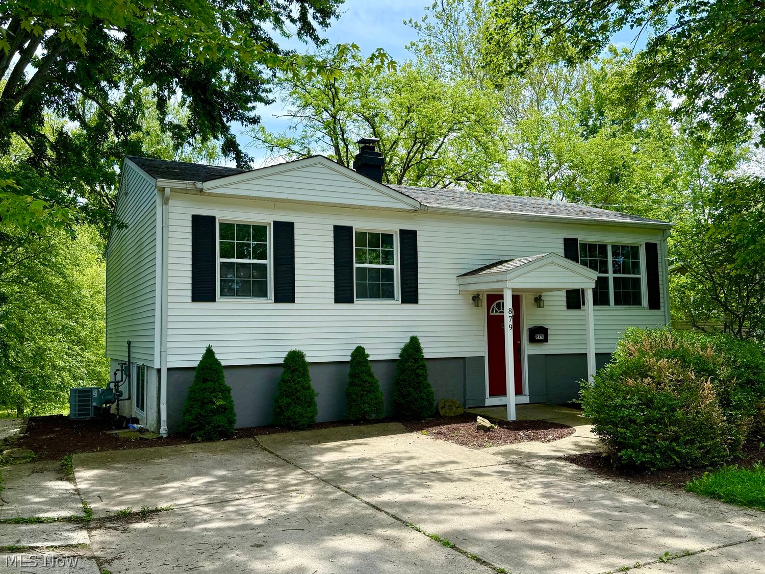 879 Kimberly Circle Oberlin OH 44074