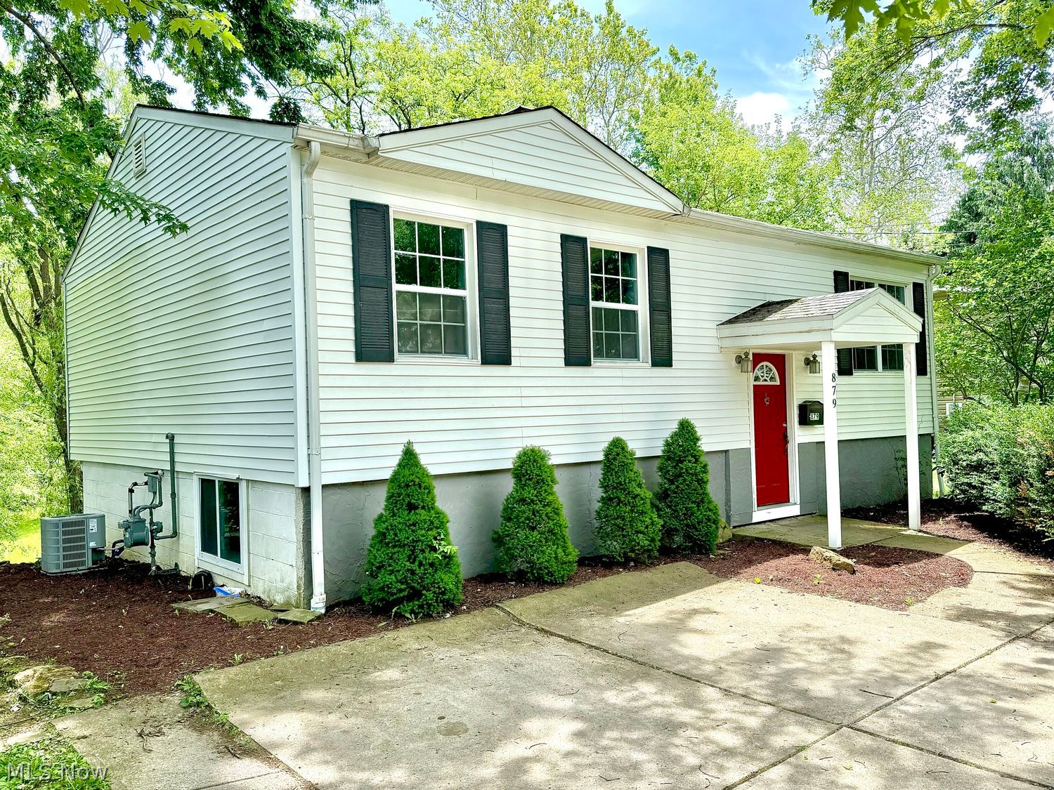 879 Kimberly Circle Oberlin OH 44074