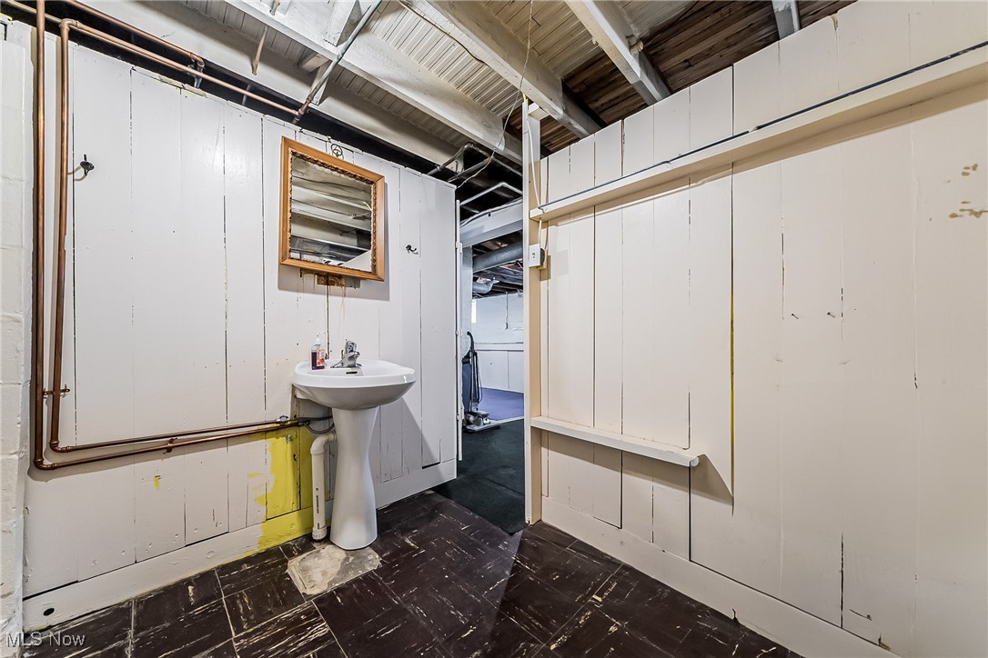 14617 Mitchell Avenue Cleveland OH 44111