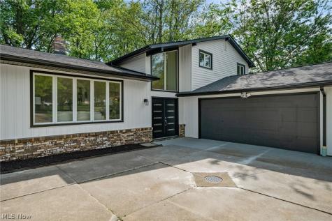 32650 Stony Brook Lane Solon OH 44139