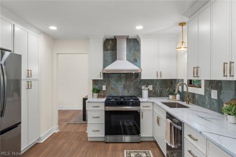 32650 Stony Brook Lane Solon OH 44139
