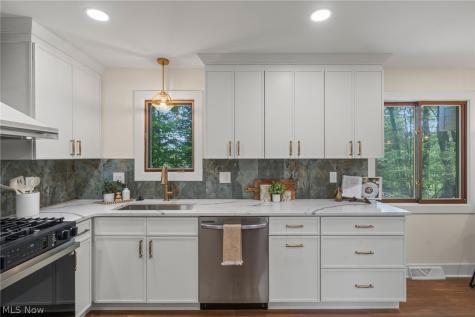 32650 Stony Brook Lane Solon OH 44139