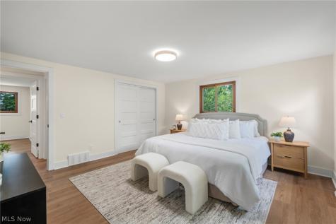 32650 Stony Brook Lane Solon OH 44139