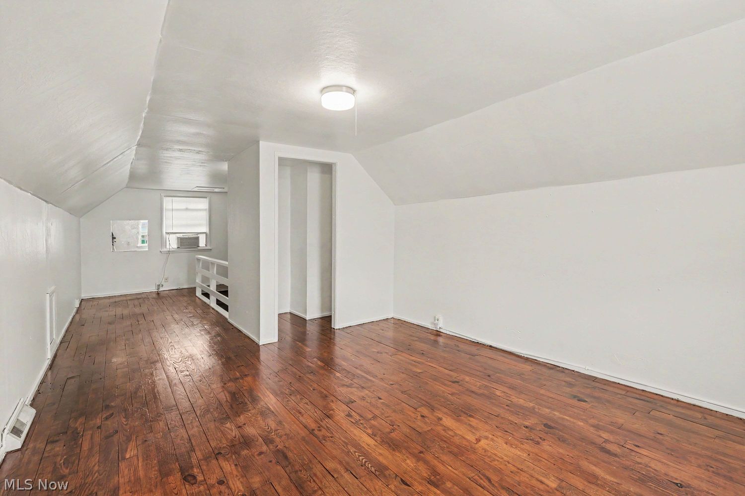 13304 N St James Avenue Cleveland OH 44135