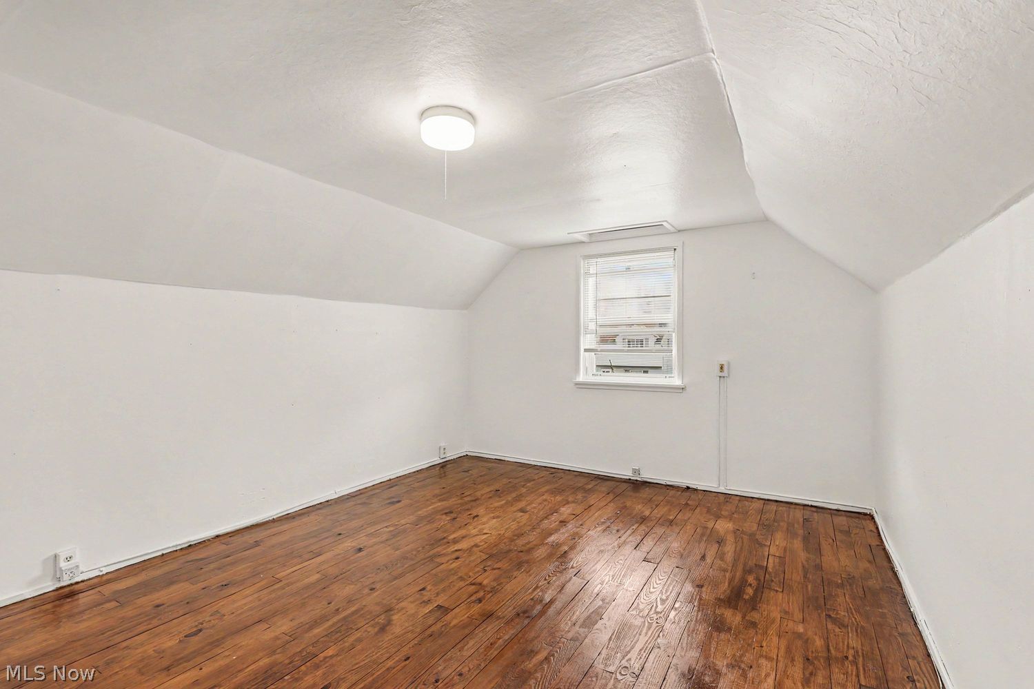 13304 N St James Avenue Cleveland OH 44135