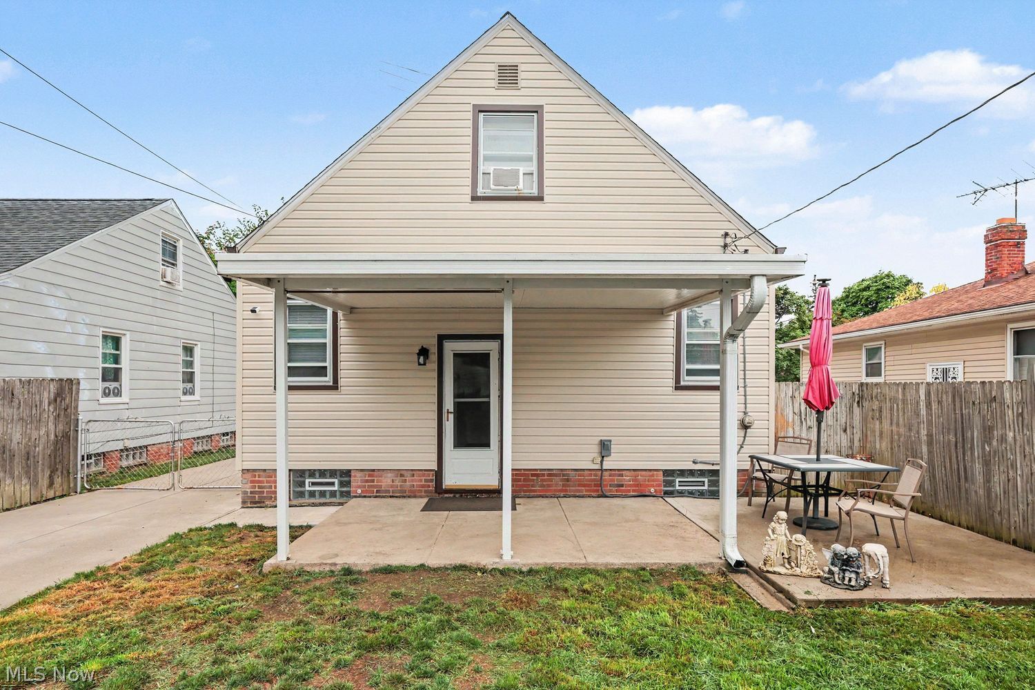 13304 N St James Avenue Cleveland OH 44135