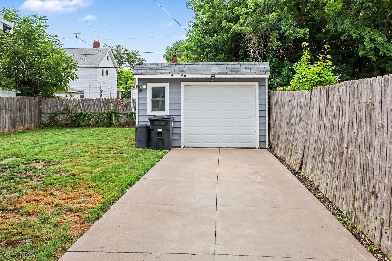 13304 N St James Avenue Cleveland OH 44135