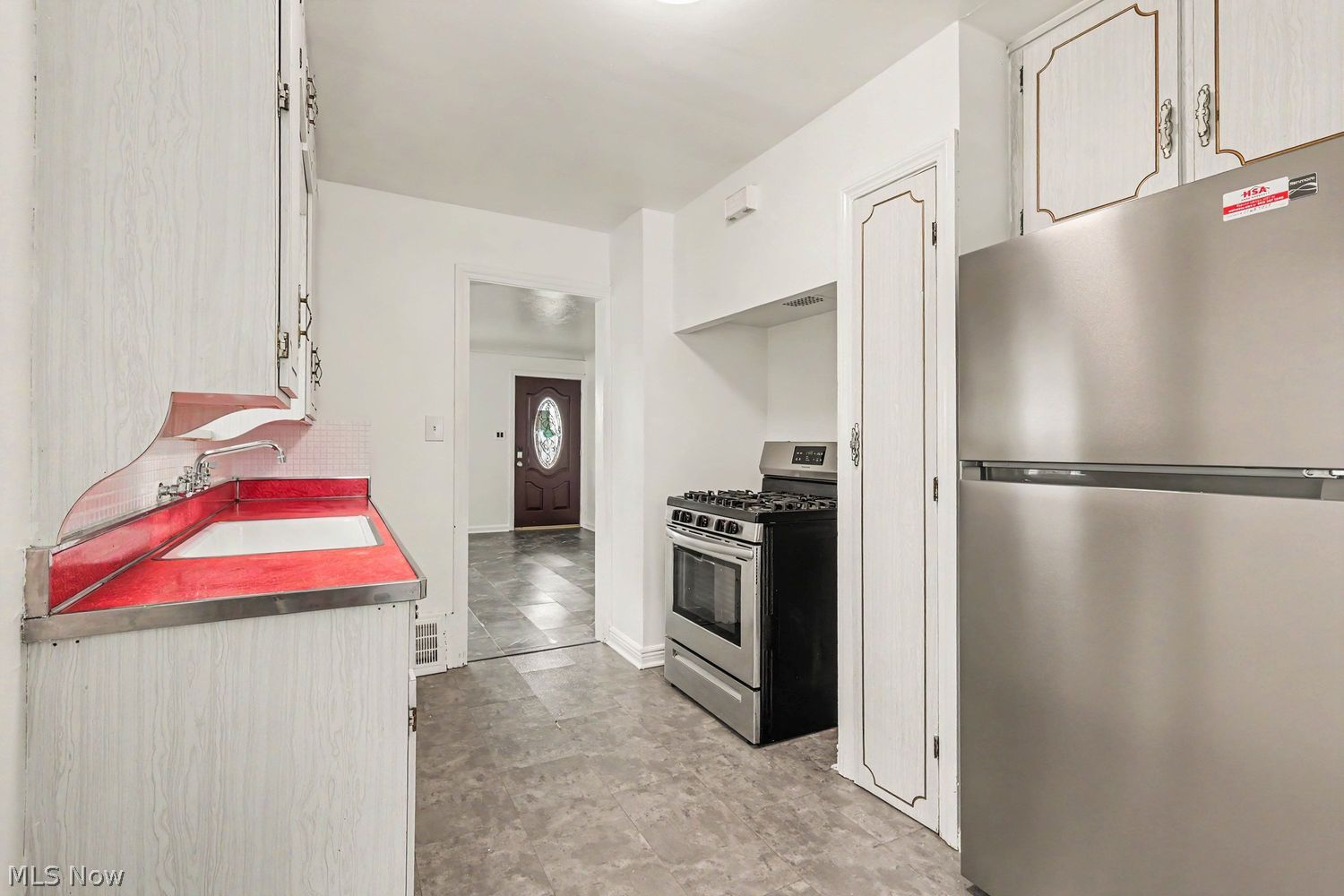 13304 N St James Avenue Cleveland OH 44135