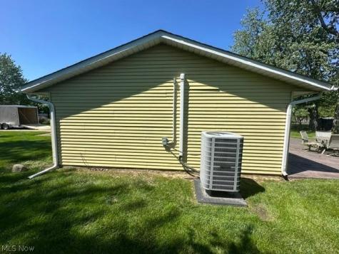 454 Oaknoll Drive Amherst OH 44001