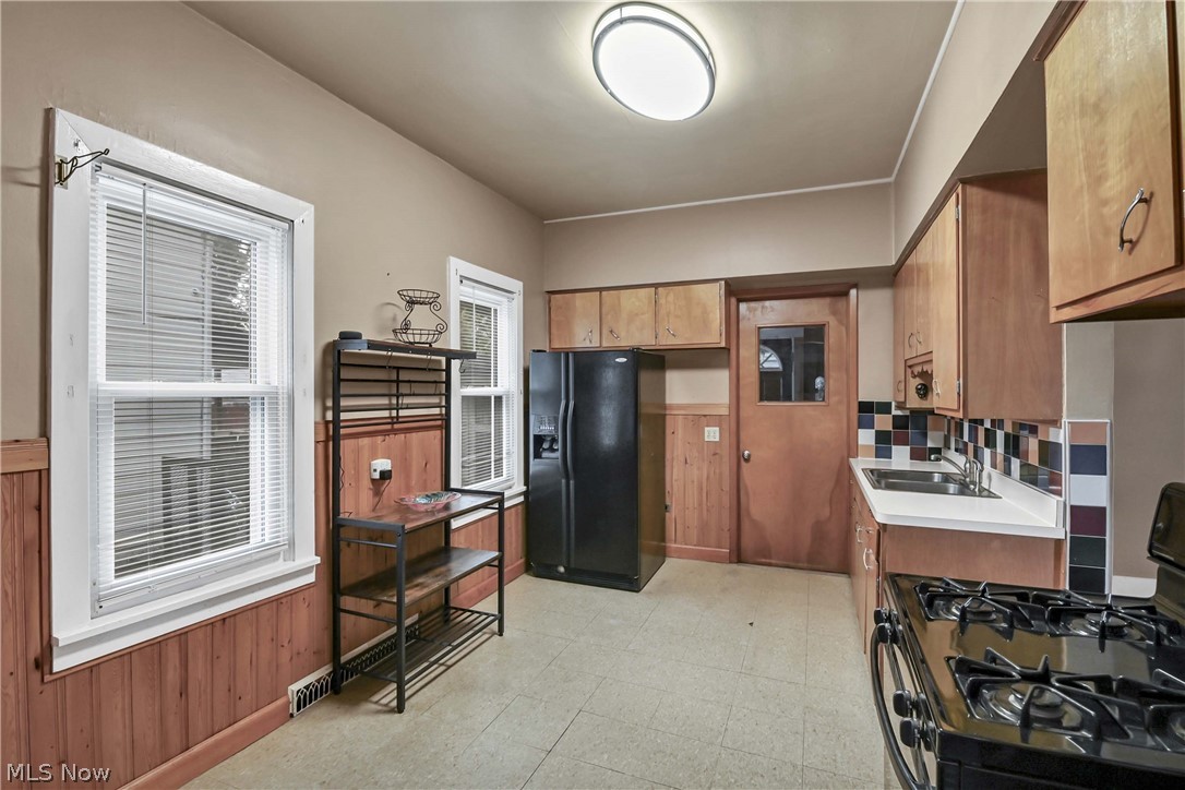 3860 W 17th Street Cleveland OH 44109