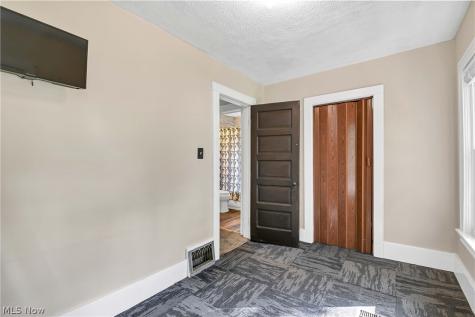 3860 W 17th Street Cleveland OH 44109