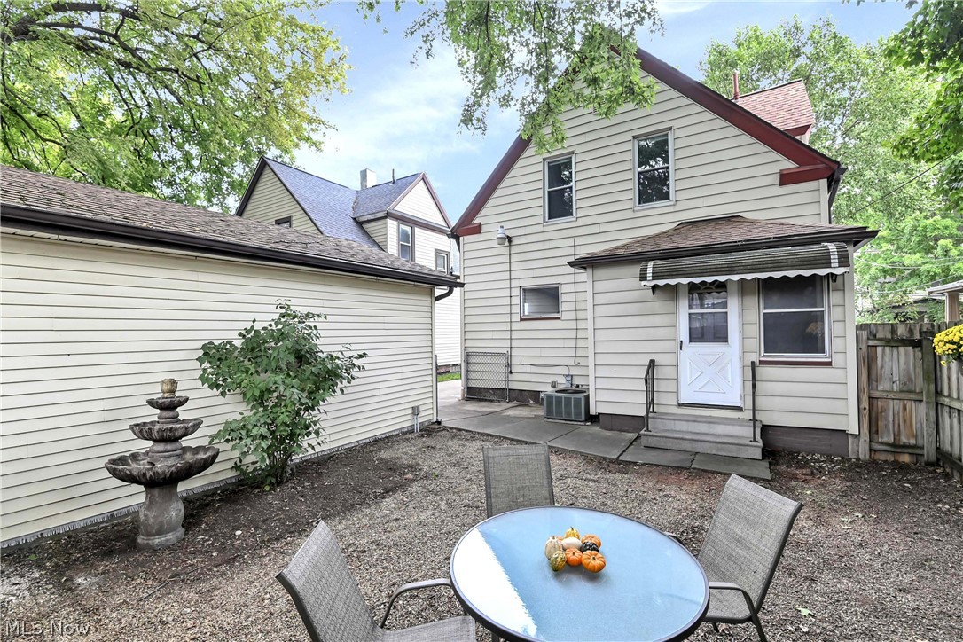 3860 W 17th Street Cleveland OH 44109
