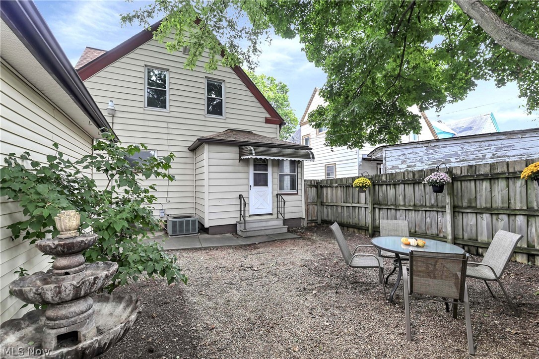 3860 W 17th Street Cleveland OH 44109