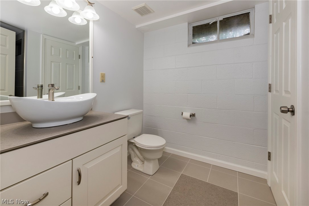 9837 Betty Lane Elyria OH 44035
