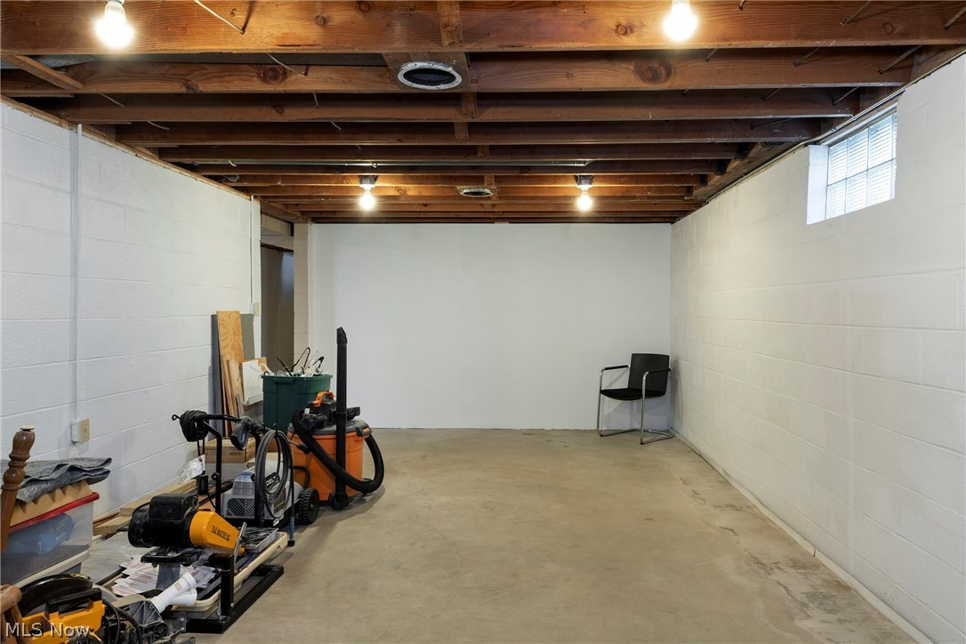 9837 Betty Lane Elyria OH 44035